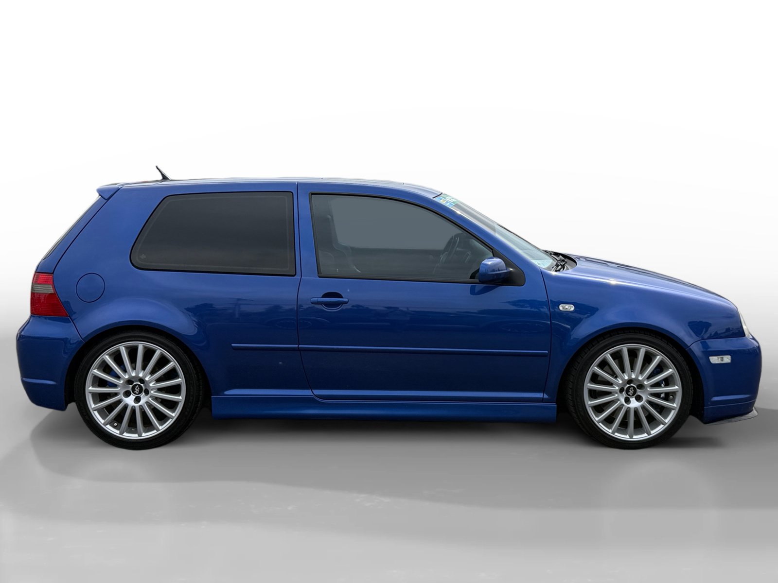 Used 2004 Volkswagen R32 AWD/4WD image 6