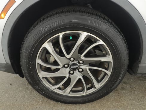 Used 2020 Lincoln Corsair FWD w/ Equipment Group 101A image 7