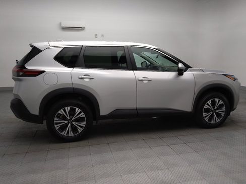 Used 2022 Nissan Rogue SV AWD/4WD image 10