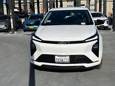 Used 2027 Chevrolet Bolt LT w/ Comfort Package FWD image 2