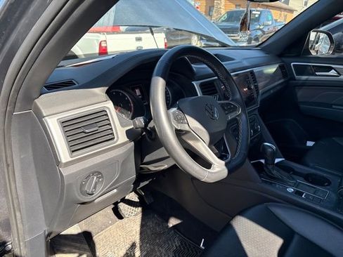 Used 2021 Volkswagen Atlas Cross Sport SE w/ Panoramic Sunroof Package image 9