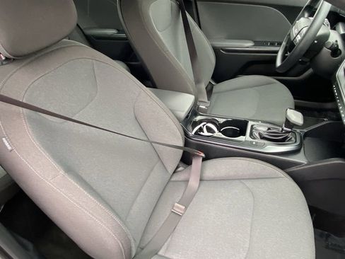 Used 2025 Kia K4 LXS image 15