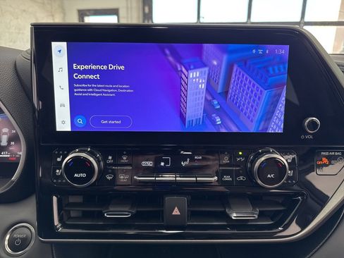 Certified 2025 Toyota Highlander Limited image 26