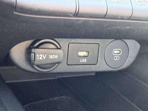 Used 2025 Hyundai Elantra SEL FWD image 24