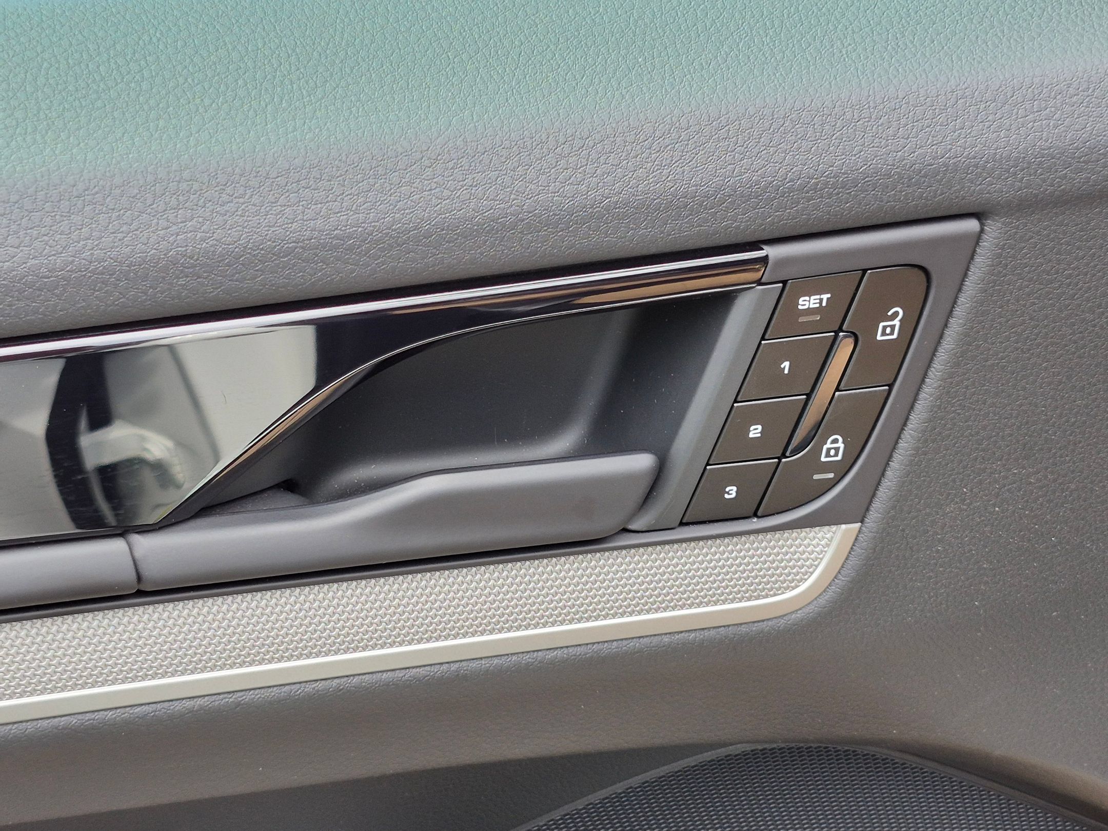 Certified 2026 Porsche Cayenne AWD/4WD image 23