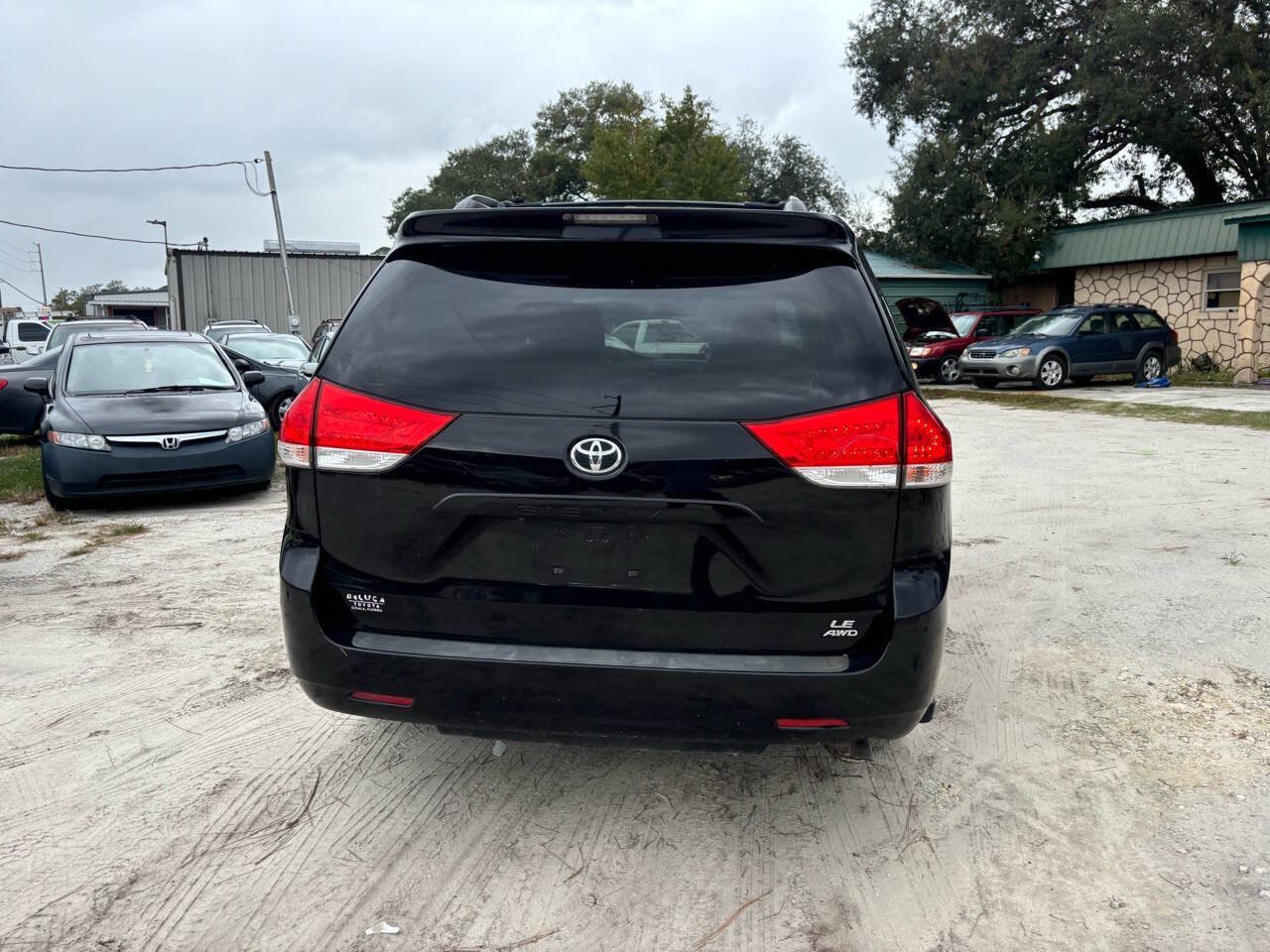Used 2012 Toyota Sienna LE w/ Towing Pkg AWD/4WD image 6