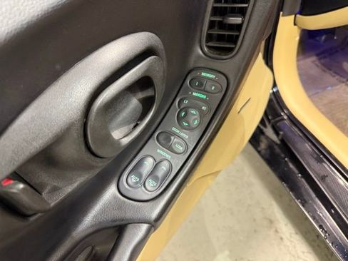 Used 2001 Chevrolet Corvette Coupe w/ Preferred Equipment Group2 image 11