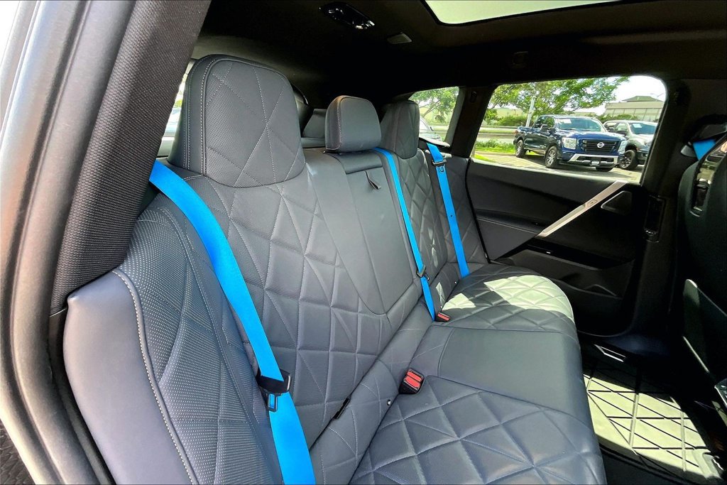 Used 2024 BMW iX M60 AWD/4WD image 27