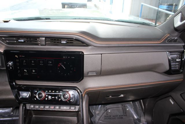Used 2024 GMC Sierra 2500 AT4 w/ AT4 Premium Plus Package AWD/4WD image 29