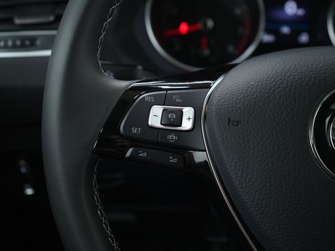 Used 2021 Volkswagen Tiguan S image 25