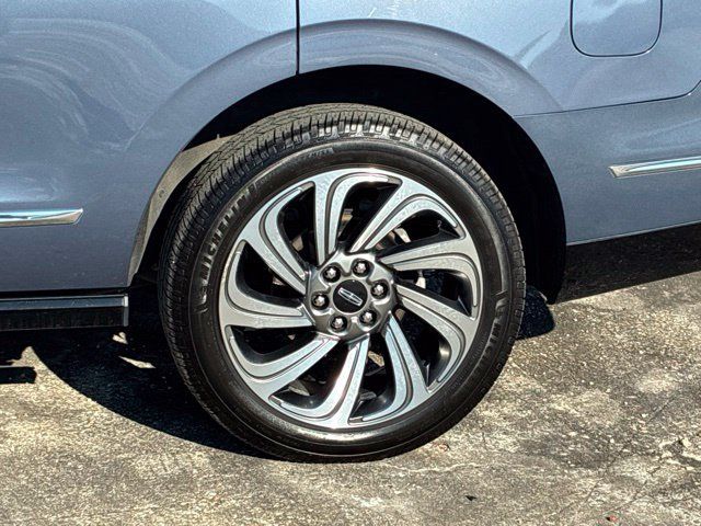 Used 2023 Lincoln Navigator Reserve AWD/4WD image 12