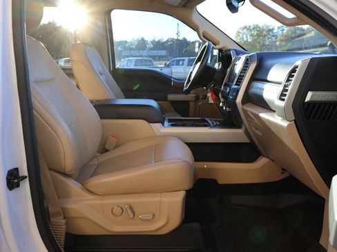 Used 2017 Ford F250 Lariat w/ Chrome Package image 13