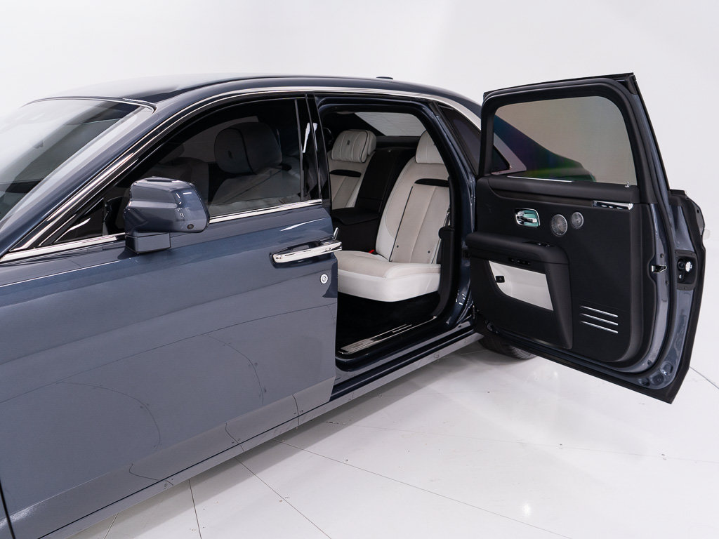 Certified 2023 Rolls-Royce Ghost Extended Wheelbase w/ Ghost Package AWD/4WD image 20