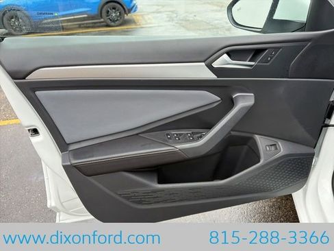 New 2026 Volkswagen Jetta SE FWD image 23