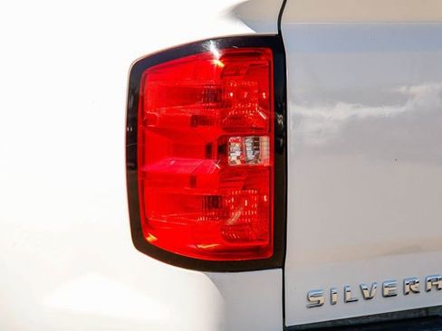 Used 2018 Chevrolet Silverado 1500 LT w/ All Star Edition RWD image 10