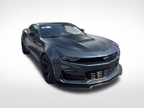Used 2022 Chevrolet Camaro SS RWD image 9