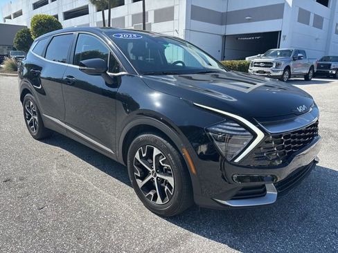 Used 2025 Kia Sportage EX image 1