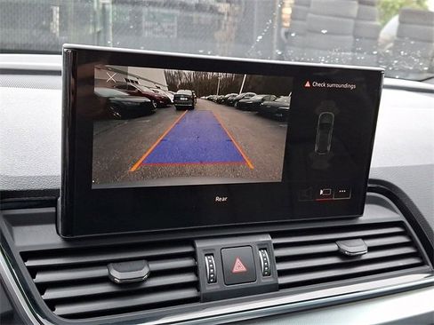 Certified 2025 Audi Q5 2.0T Premium w/ Convenience Plus Package image 18