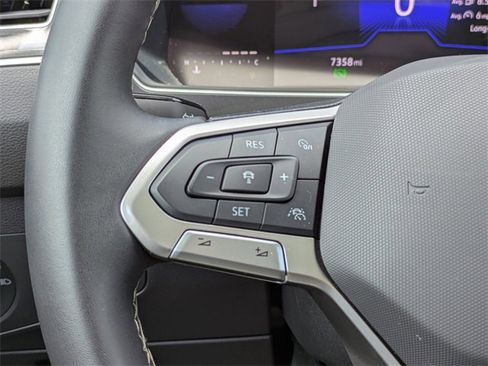 Certified 2024 Volkswagen Tiguan SE image 25