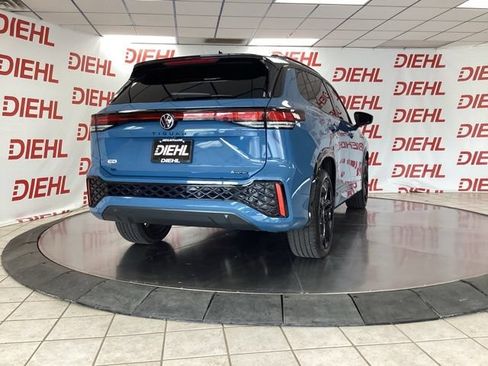 Used 2025 Volkswagen Tiguan SE R-Line AWD/4WD image 7