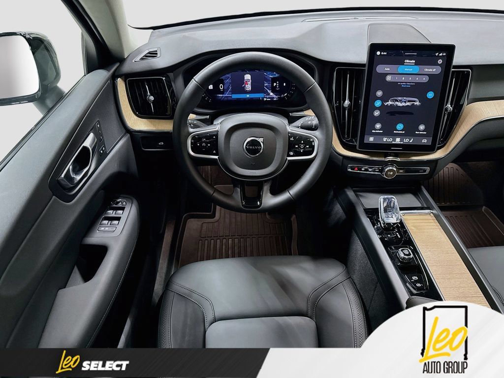 Used 2026 Volvo XC60 B5 Core AWD/4WD image 25