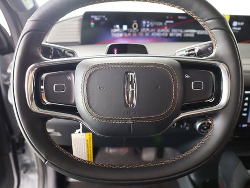 New 2026 Lincoln Navigator L Black Label AWD/4WD image 3