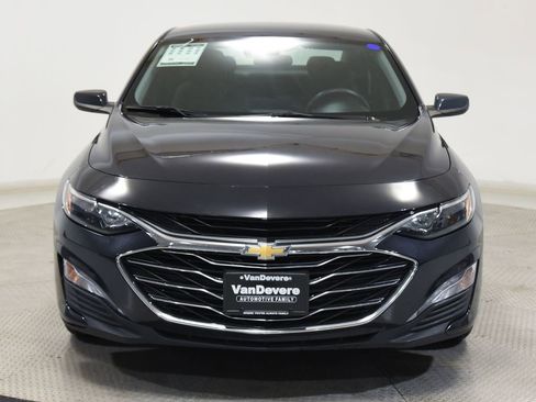 Used 2023 Chevrolet Malibu LT FWD image 2