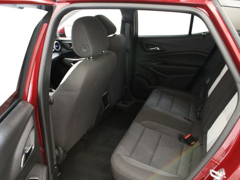 Used 2024 Chevrolet Trax LS w/ LS Convenience Package FWD image 37