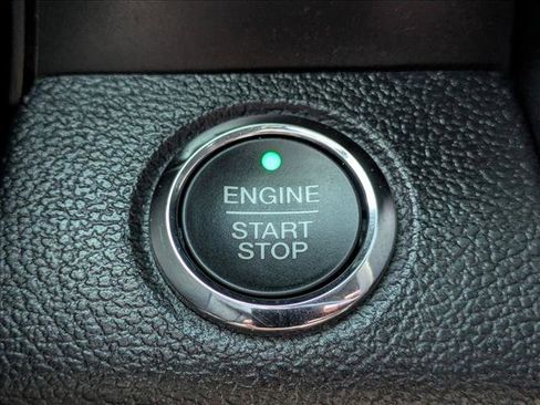 Used 2016 Ford F150 Platinum w/ Equipment Group 701A Luxury image 12