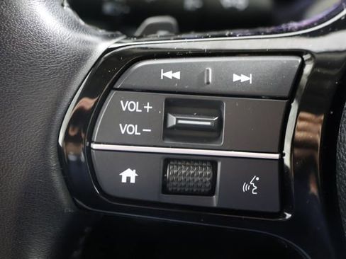 Used 2023 Honda Pilot Touring image 11