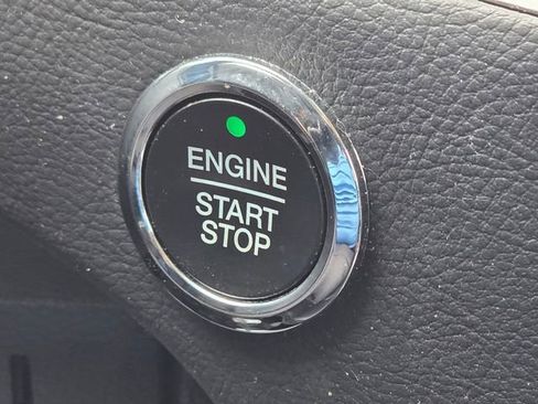 Used 2024 Ford Edge SEL w/ Convenience Package image 16