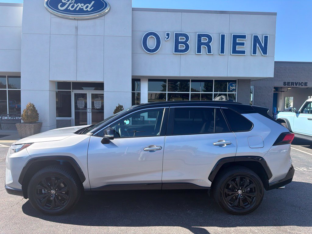 Used 2022 Toyota RAV4 XSE AWD/4WD image 2