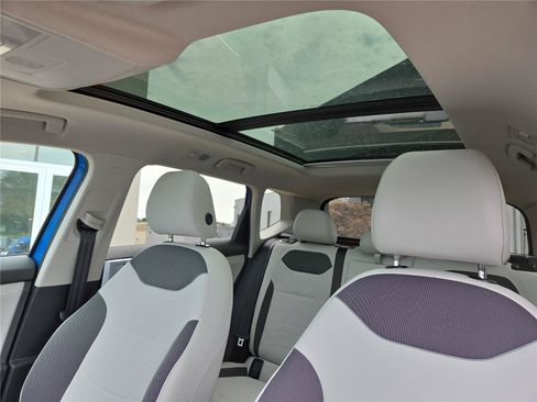 New 2026 Volkswagen Taos SE AWD/4WD image 21