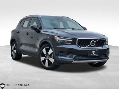 Used 2020 Volvo XC40 T5 Momentum w/ Protection Package Premier