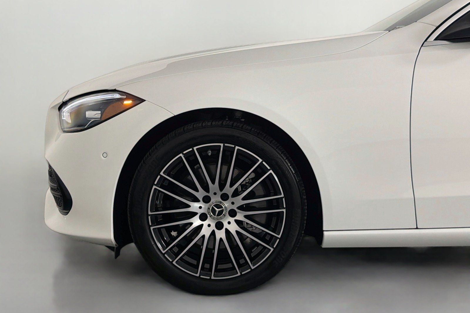 Used 2024 Mercedes-Benz C 300 Sedan image 11