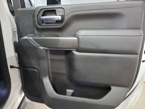 Used 2022 GMC Sierra 2500 AT4 image 57