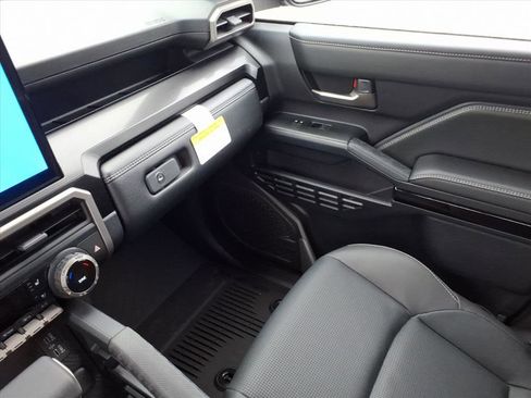 New 2026 Toyota 4Runner Limited AWD/4WD image 18