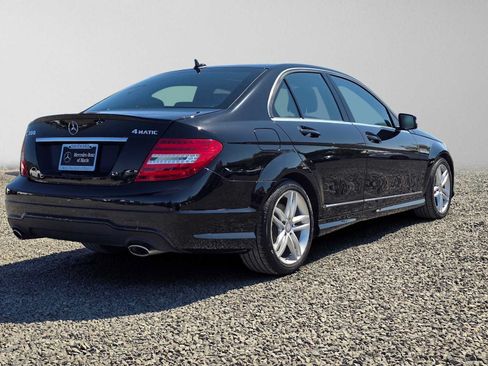 Used 2014 Mercedes-Benz C 300 4MATIC Sedan image 4