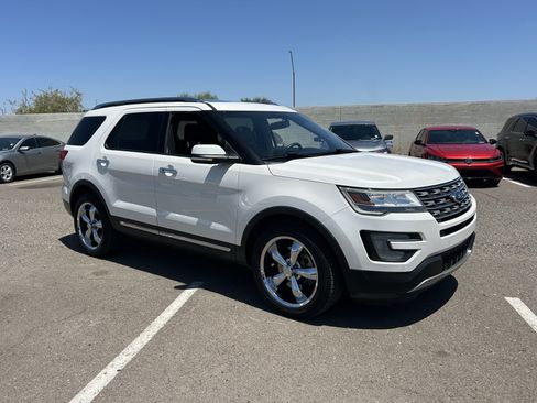 Used 2017 Ford Explorer Limited FWD image 7