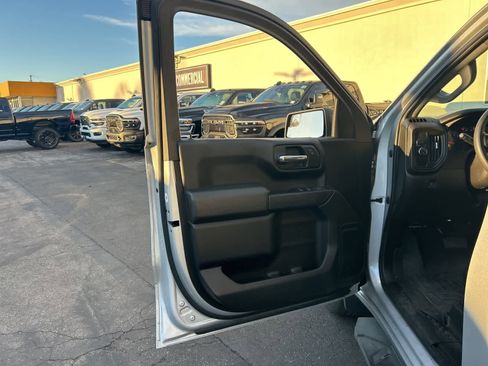 Used 2022 Chevrolet Silverado 1500 Custom image 19