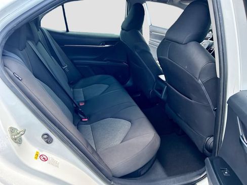 Used 2019 Toyota Camry LE FWD image 21