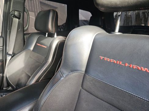 Used 2020 Jeep Grand Cherokee Trailhawk image 8