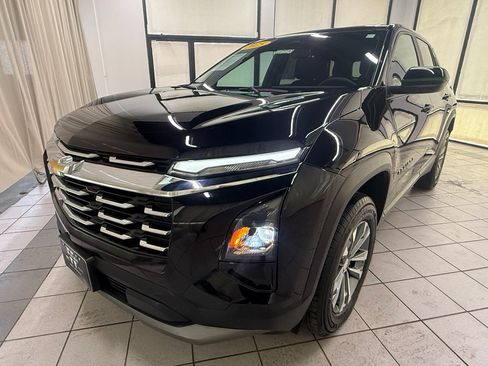 Certified 2025 Chevrolet Equinox LT FWD image 10