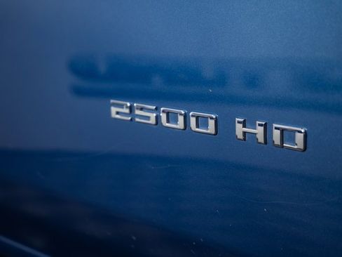 Used 2024 Chevrolet Silverado 2500 ZR2 w/ Technology Package image 17