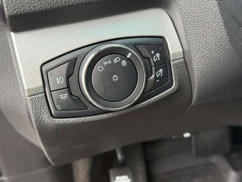 Used 2015 Ford Explorer XLT image 40