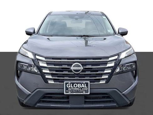 Used 2025 Nissan Rogue SV AWD/4WD image 2