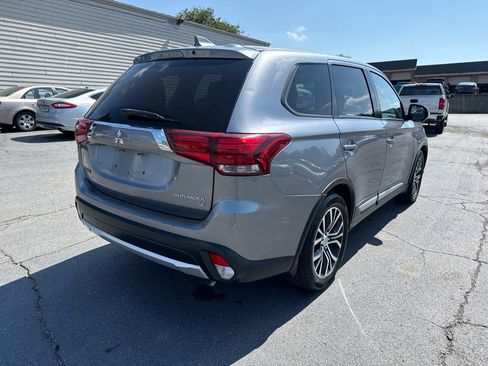 Used 2017 Mitsubishi Outlander SE FWD image 6