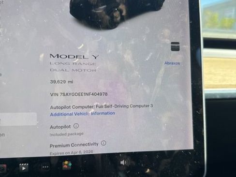 Used 2022 Tesla Model Y Long Range image 5