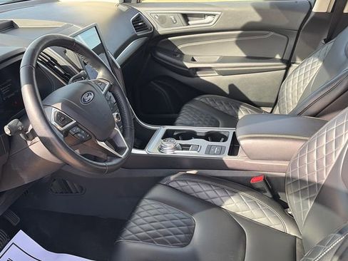 Used 2024 Ford Edge Titanium image 19