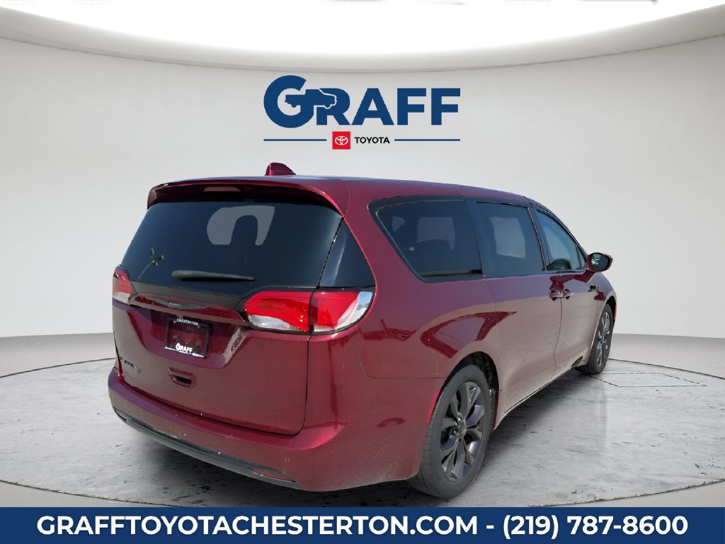 Used 2019 Chrysler Pacifica Touring Plus w/ S Appearance Package FWD image 7